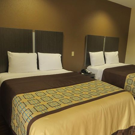 Scottish Inn & Suites Baytown Eksteriør bilde