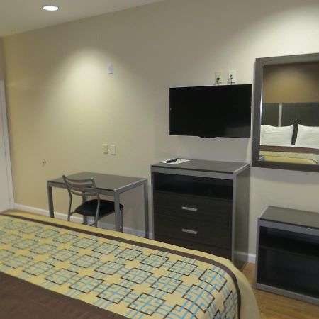 Scottish Inn & Suites Baytown Eksteriør bilde