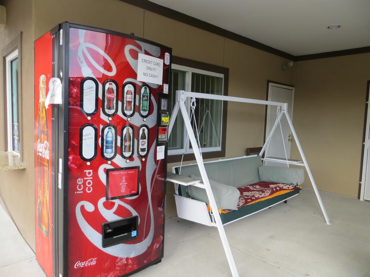Scottish Inn & Suites Baytown Eksteriør bilde